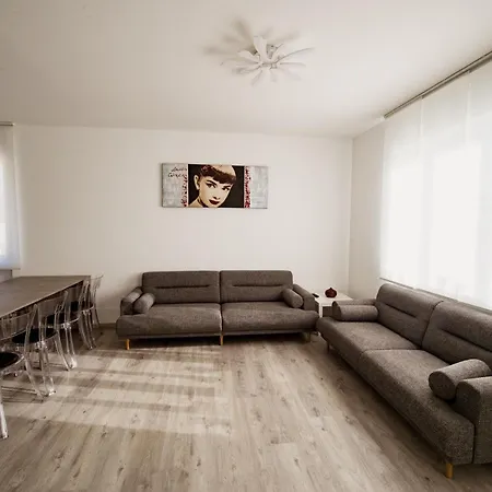Konukevi Dorothy House Arezzo